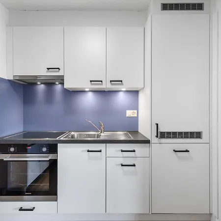 Saturne 210 Sur La Place Du Village A Anzère