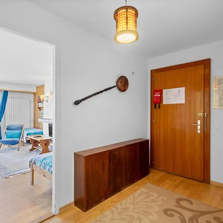 Saturne 210 Sur La Place Du Village A Apartamento