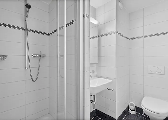 Saturne 210 Sur La Place Du Village A *