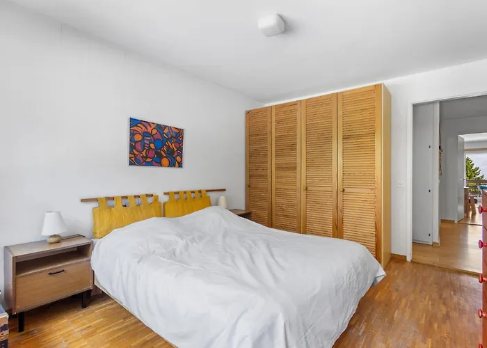 Saturne 210 Sur La Place Du Village A Lejlighed