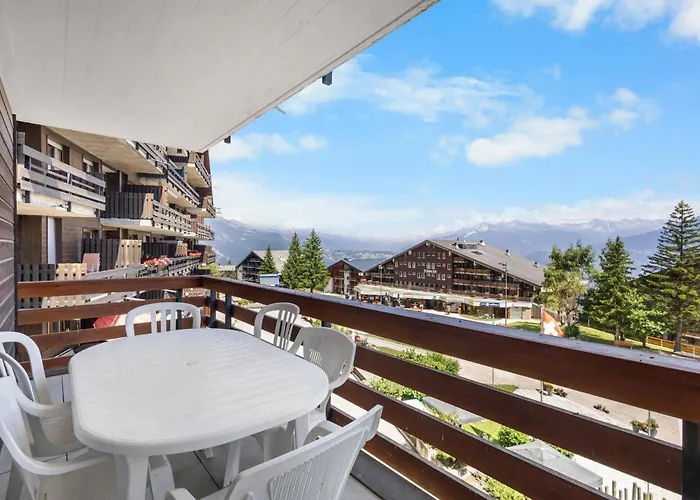 Saturne 210 Sur La Place Du Village A Appartement Anzère