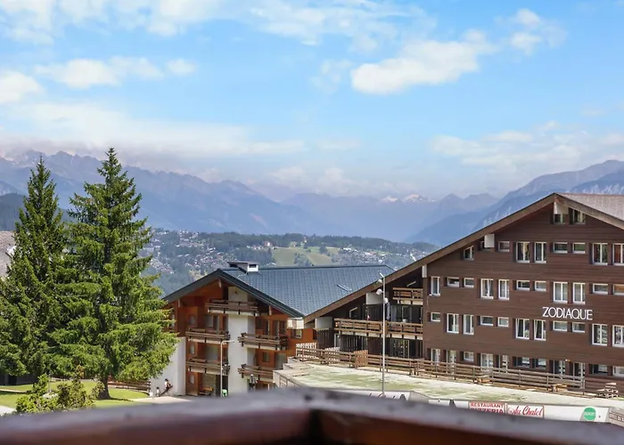 Saturne 210 Sur La Place Du Village A Appartement *